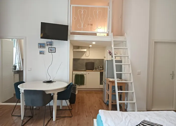 アパート Alfred A1